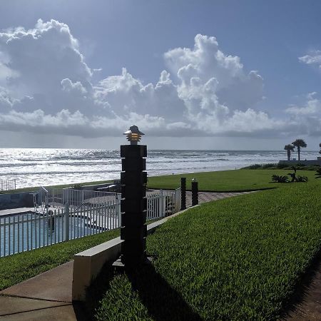 Shoreline Suites & Cabana Cottages - Beachfront Daytona Beach Exteriör bild