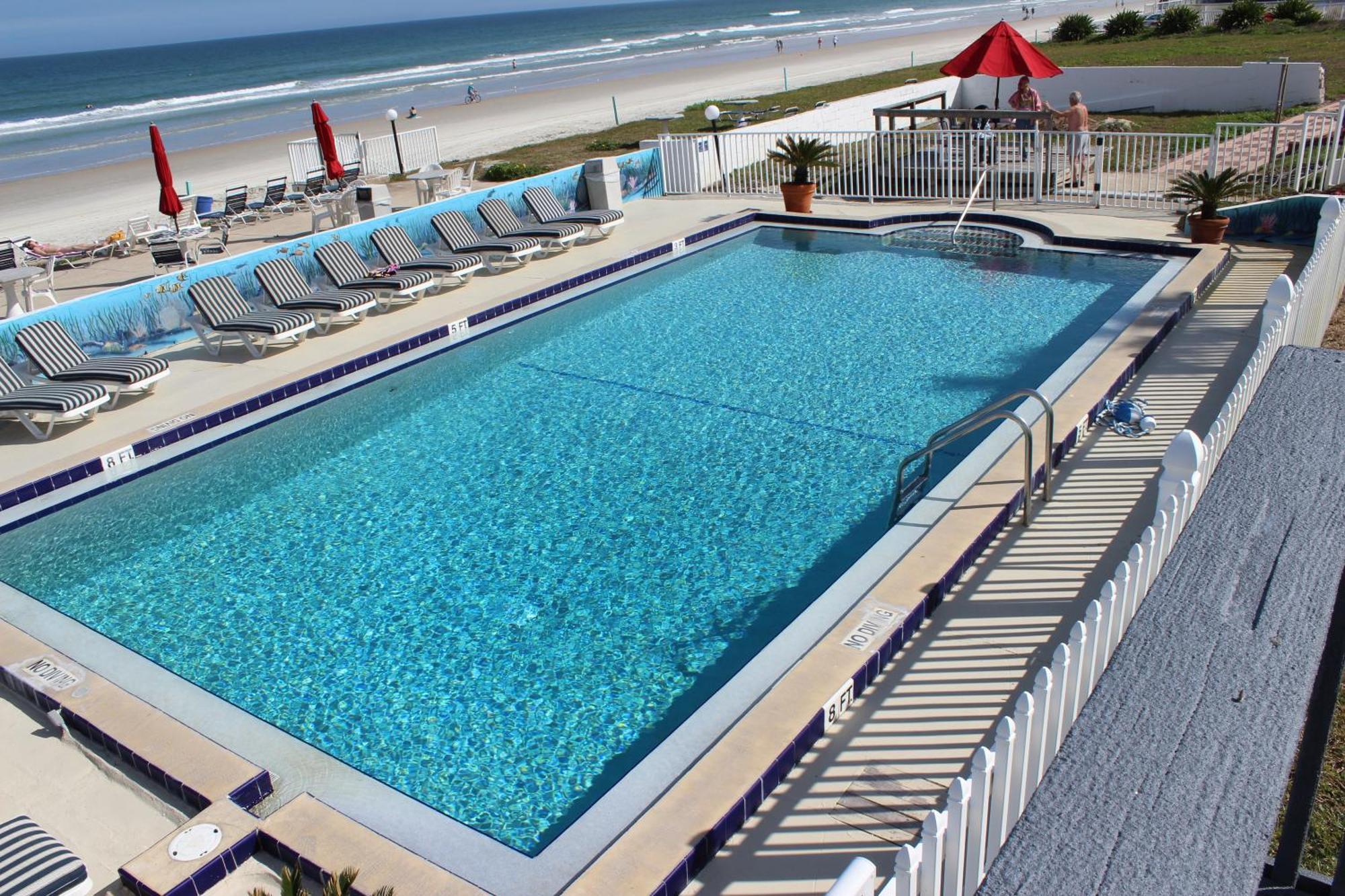 Shoreline Suites & Cabana Cottages - Beachfront Daytona Beach Exteriör bild