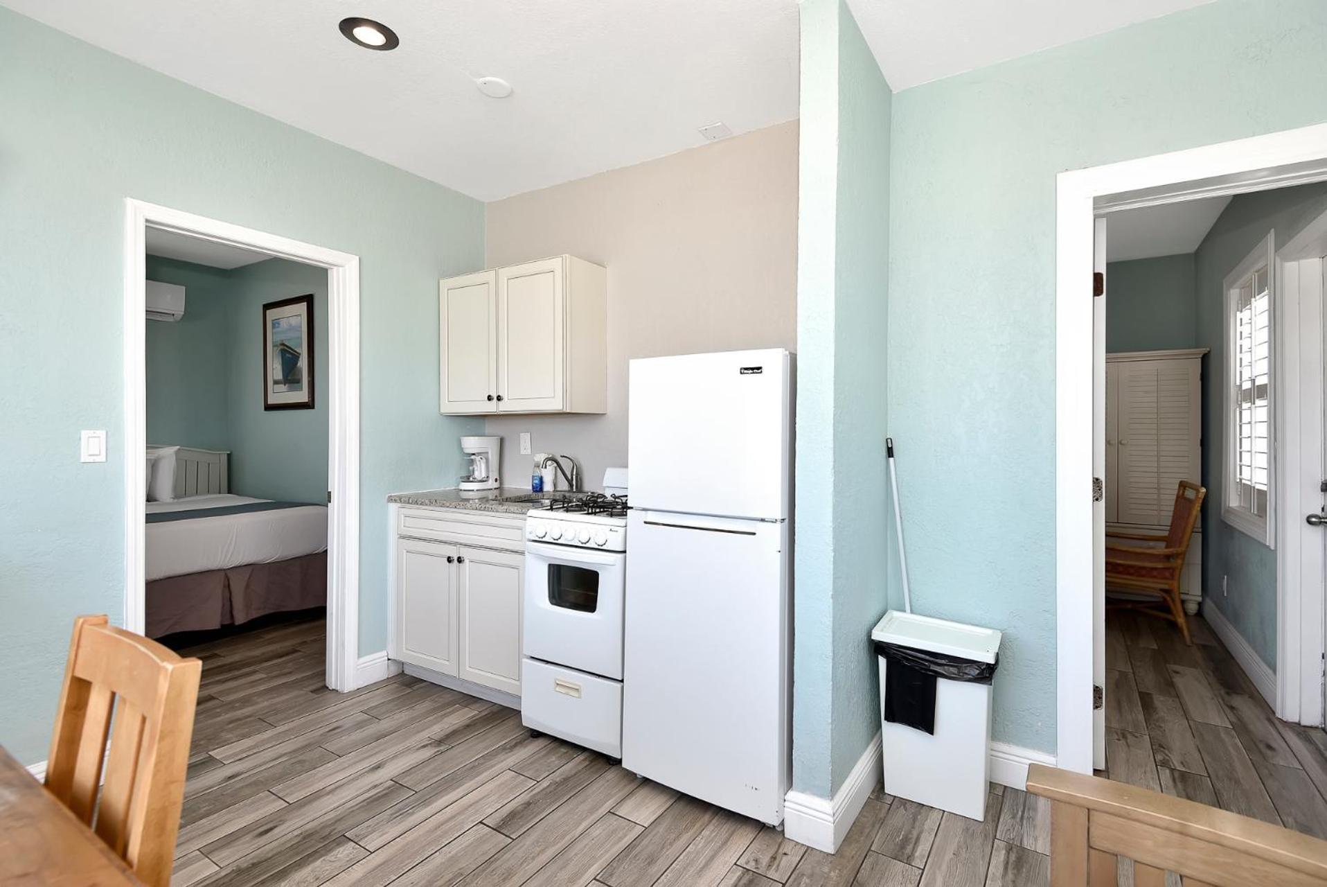 Shoreline Suites & Cabana Cottages - Beachfront Daytona Beach Exteriör bild