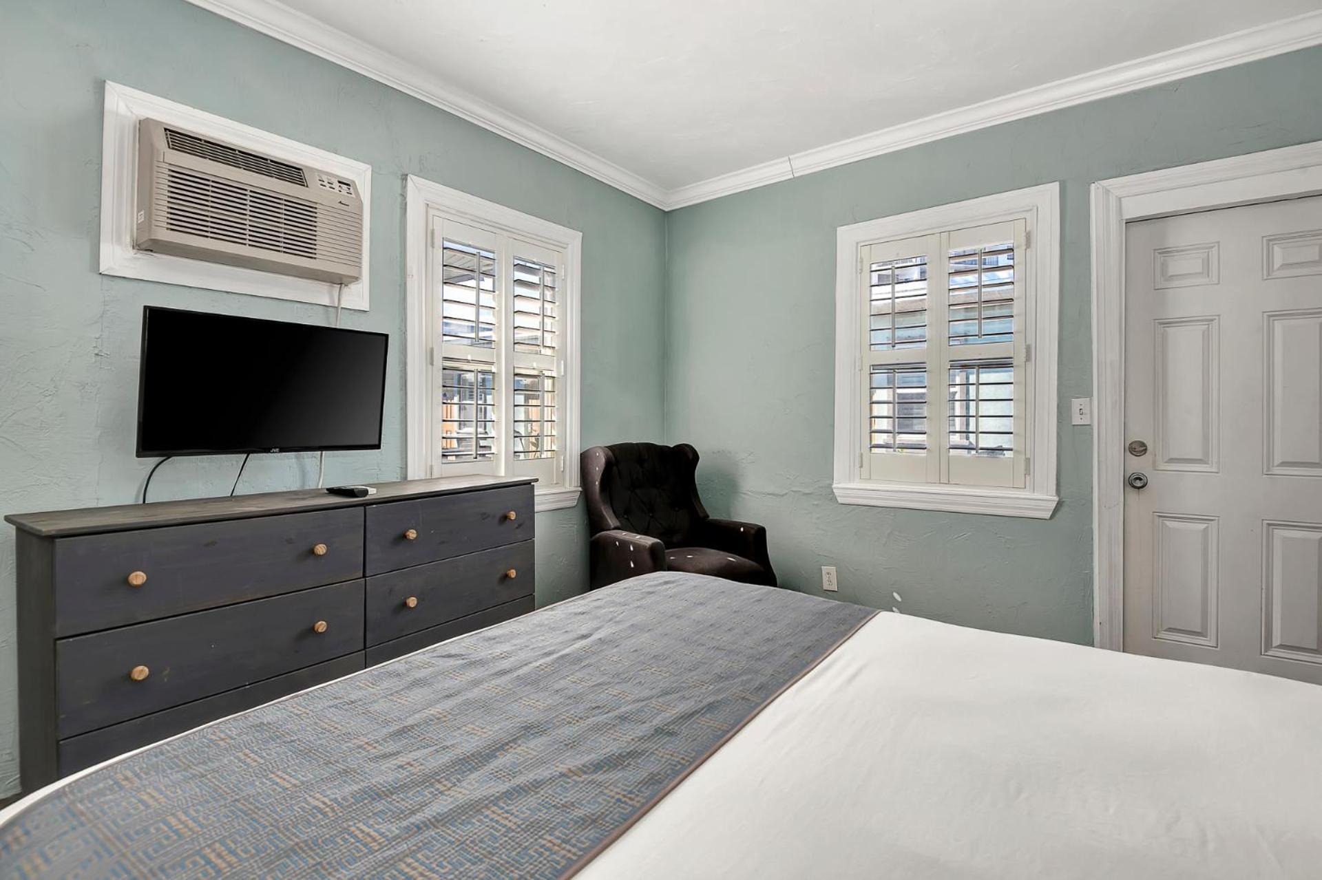 Shoreline Suites & Cabana Cottages - Beachfront Daytona Beach Exteriör bild