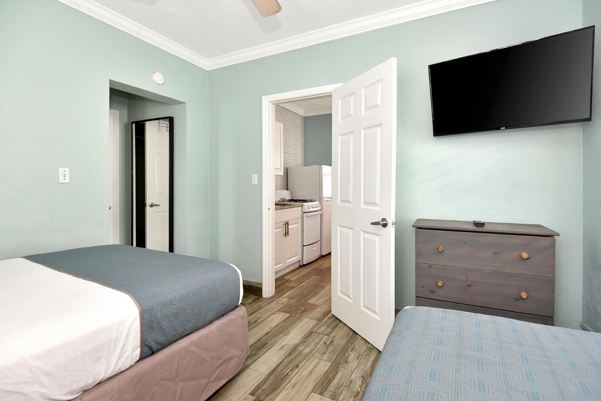 Shoreline Suites & Cabana Cottages - Beachfront Daytona Beach Exteriör bild