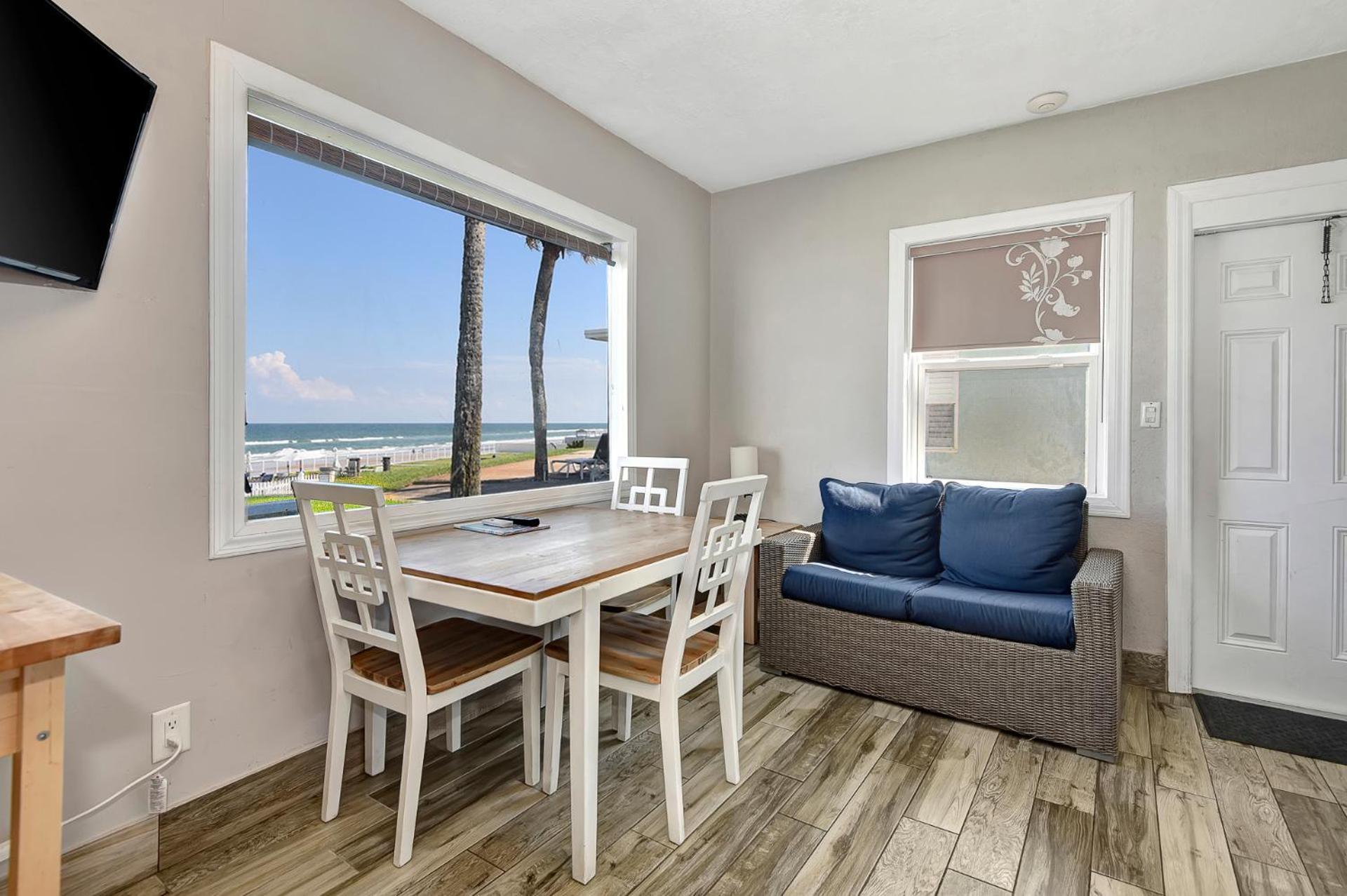 Shoreline Suites & Cabana Cottages - Beachfront Daytona Beach Exteriör bild