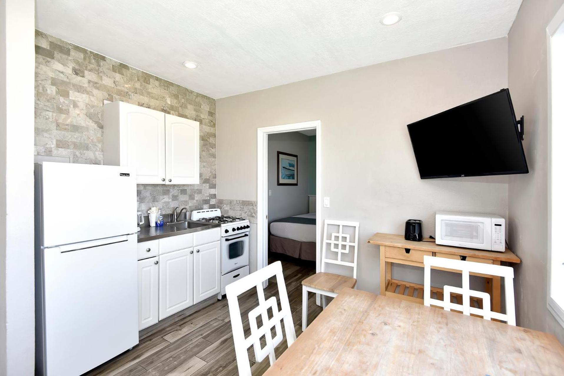 Shoreline Suites & Cabana Cottages - Beachfront Daytona Beach Exteriör bild