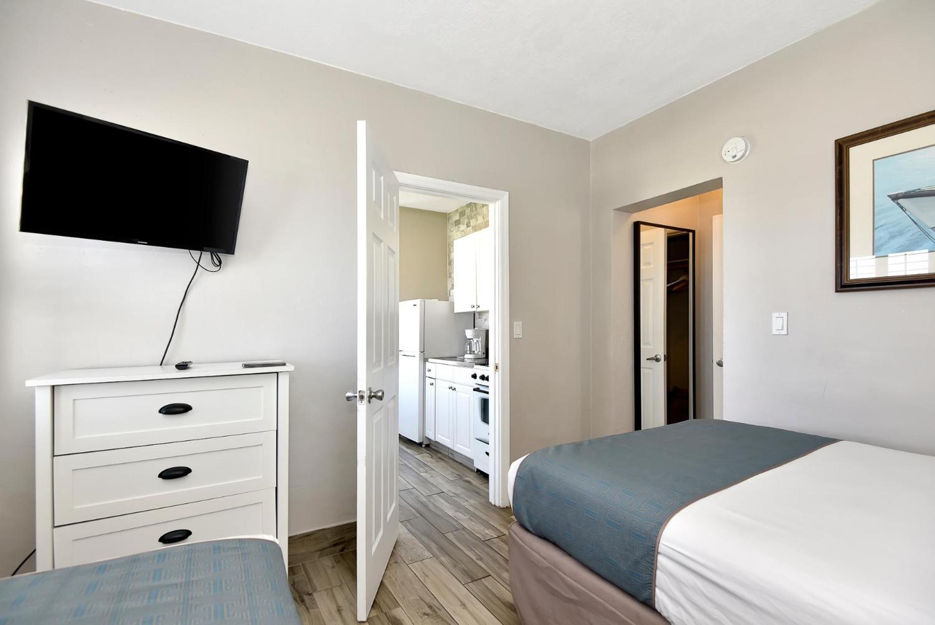 Shoreline Suites & Cabana Cottages - Beachfront Daytona Beach Exteriör bild