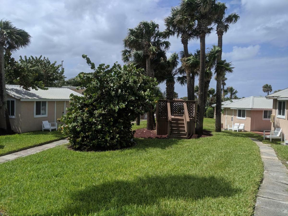Shoreline Suites & Cabana Cottages - Beachfront Daytona Beach Exteriör bild