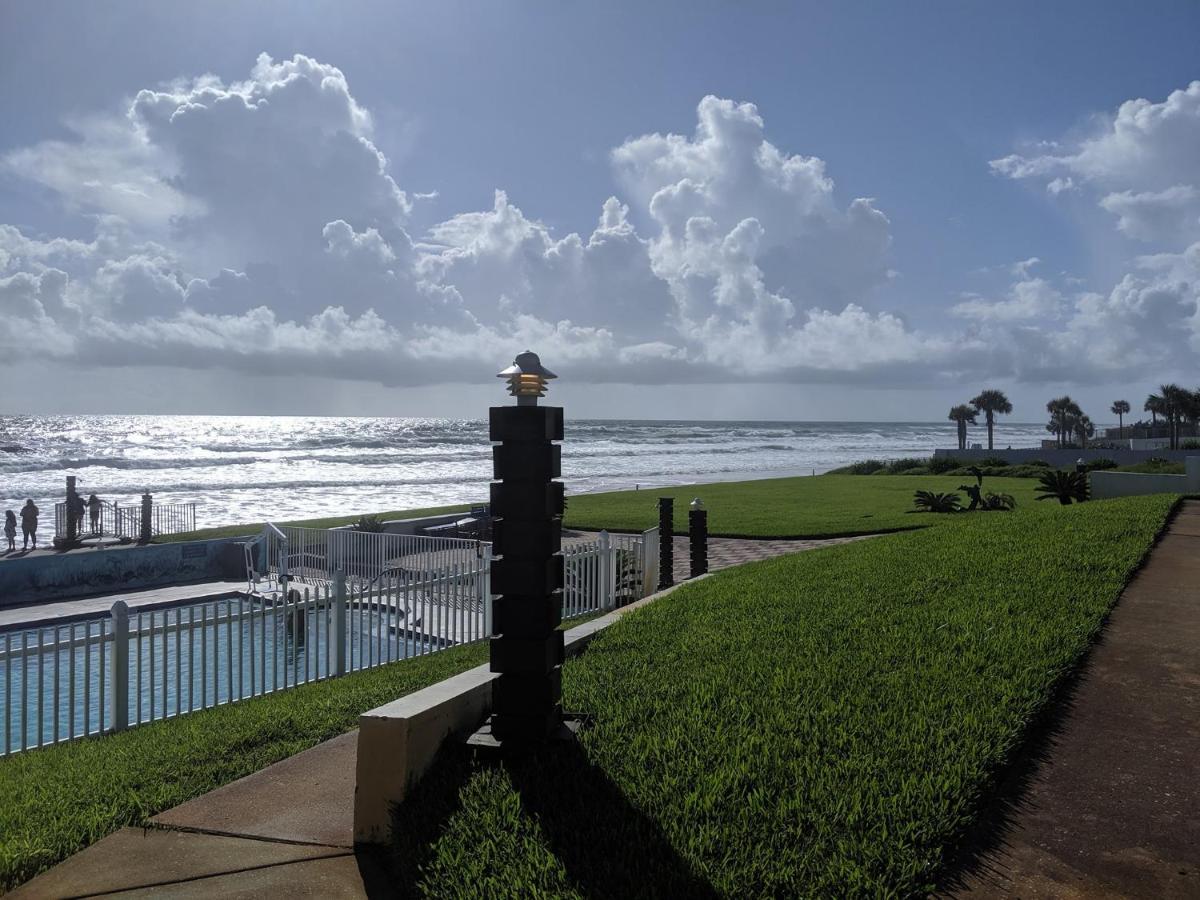 Shoreline Suites & Cabana Cottages - Beachfront Daytona Beach Exteriör bild