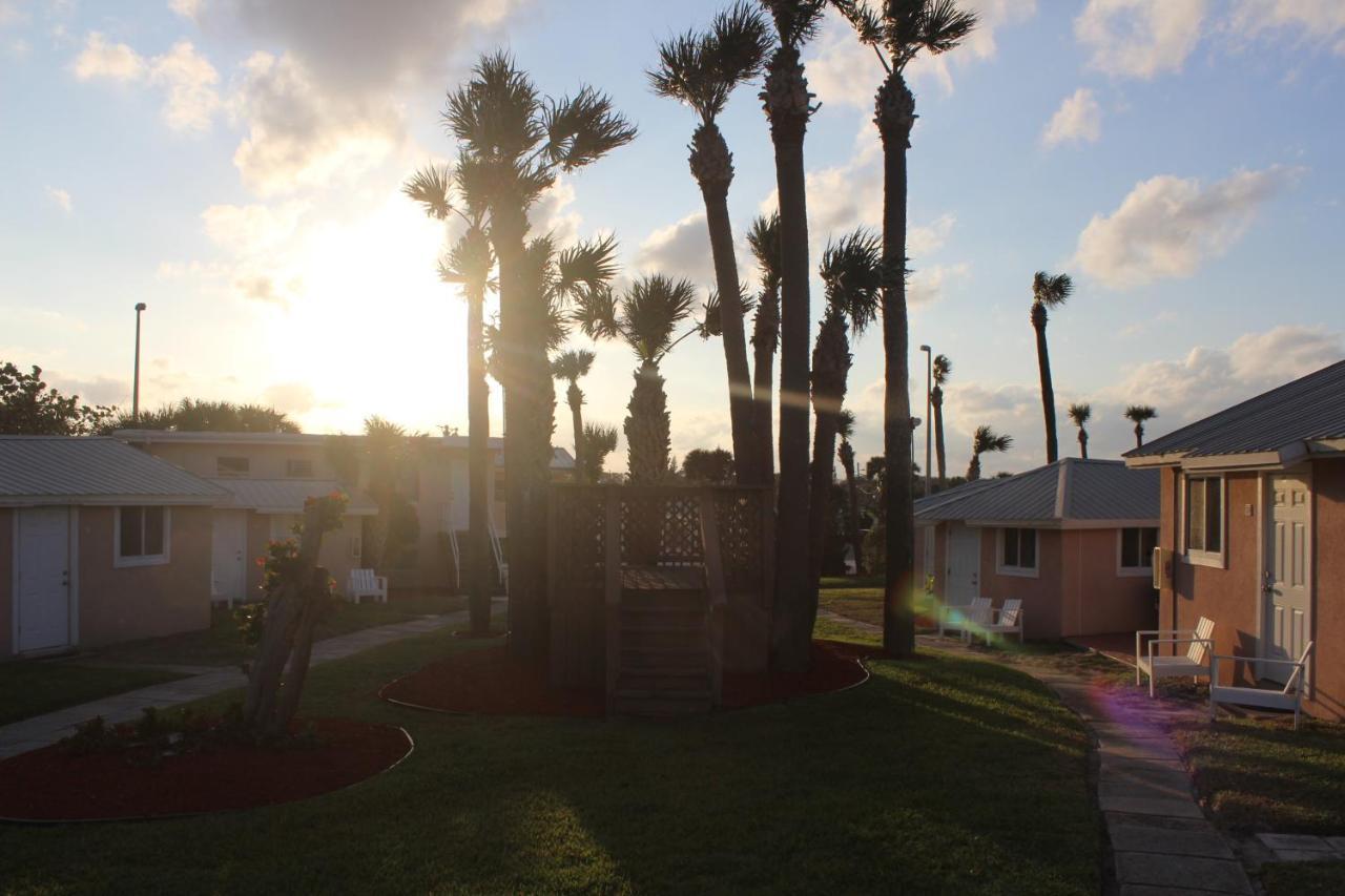 Shoreline Suites & Cabana Cottages - Beachfront Daytona Beach Exteriör bild